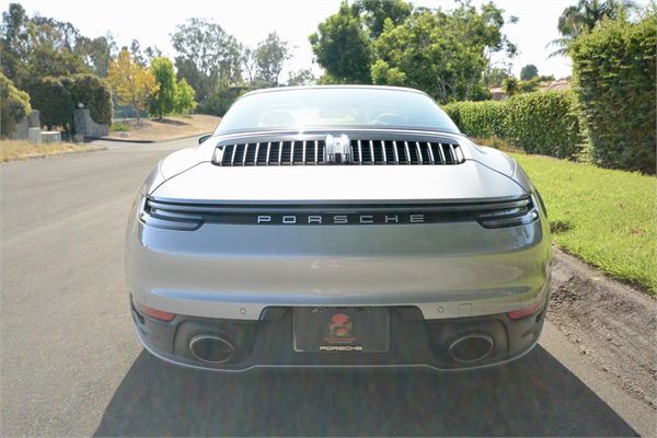 2021 Porsche 911 Targa 4S in GT Silver Metallic - exterior photo 6
