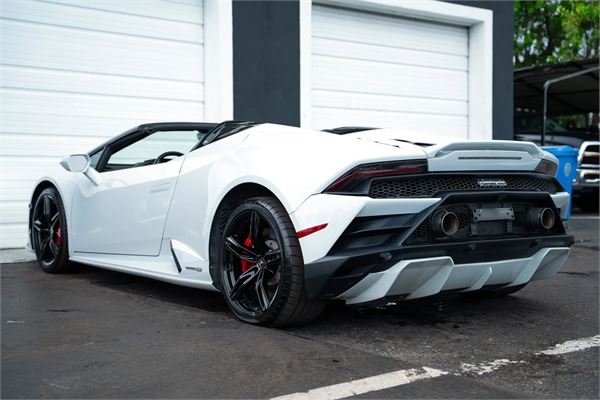 2021 Lamborghini Huracan EVO Spyder LP580-2 in White - exterior photo 5