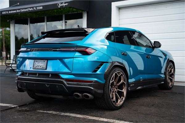 2024 Lamborghini Urus Performante in Blu Uranus - exterior photo 4