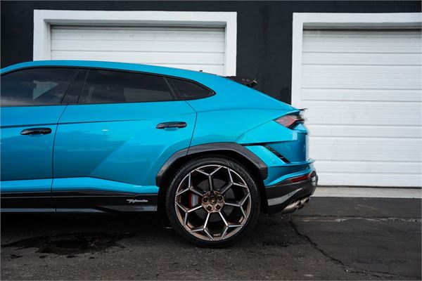 2024 Lamborghini Urus Performante in Blu Uranus - exterior photo 12