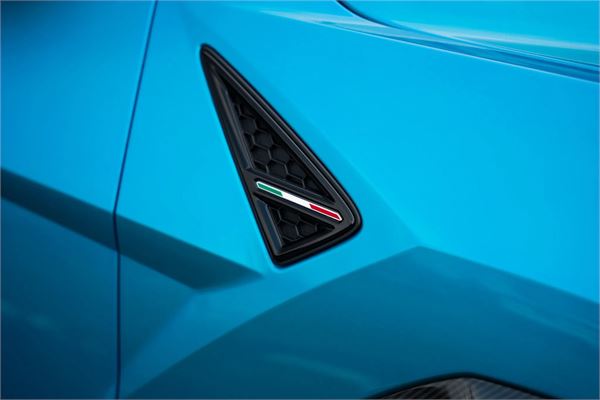 2024 Lamborghini Urus Performante in Blu Uranus - exterior photo 24