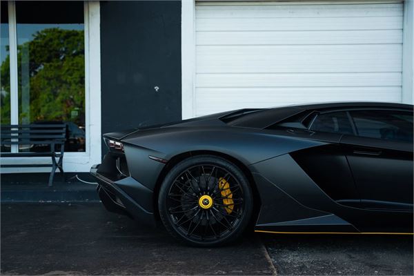 2018 Lamborghini Aventador S in Matte Black - exterior photo 10