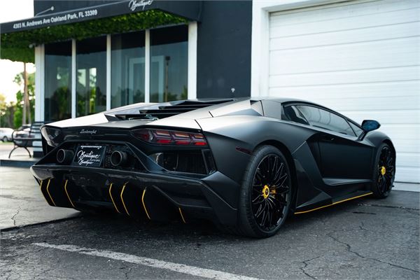 2018 Lamborghini Aventador S in Matte Black - exterior photo 4