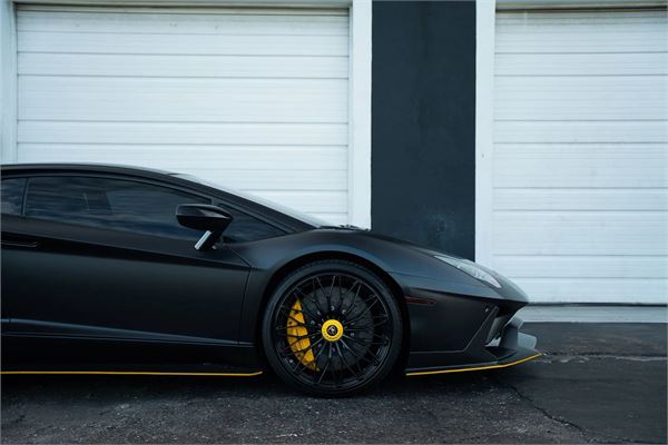 2018 Lamborghini Aventador S in Matte Black - exterior photo 11