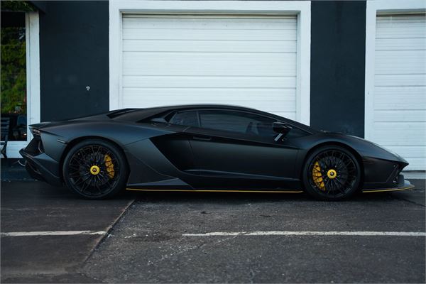 2018 Lamborghini Aventador S in Matte Black - exterior photo 9