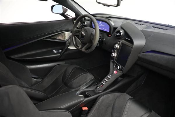 2018 McLaren 720S in Quartz - interior photo 16