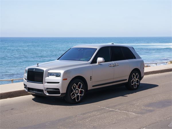 2022 Rolls-Royce Cullinan Black Badge in Ice Premiere Silver - exterior photo 2