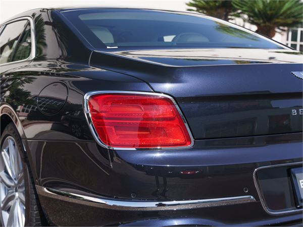 2023 Bentley Flying Spur Hybrid in Dark Sapphire - exterior photo 6