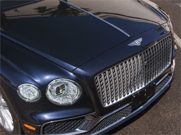 2023 Bentley Flying Spur Hybrid in Dark Sapphire - exterior photo 11