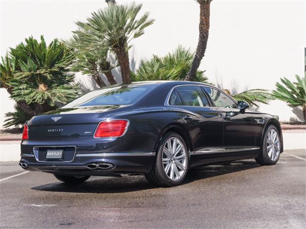 2023 Bentley Flying Spur Hybrid in Dark Sapphire - exterior photo 8