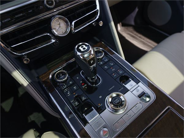 2023 Bentley Flying Spur Hybrid in Dark Sapphire - interior photo 21