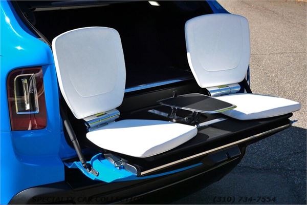 2019 Rolls-Royce Cullinan in Galileo Blue - interior photo 16