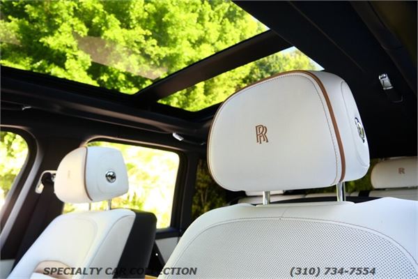 2019 Rolls-Royce Cullinan in Galileo Blue - interior photo 23