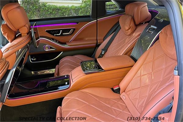 2021 Maybach S580 4MATIC in Onyx Black Metallic - interior photo 16