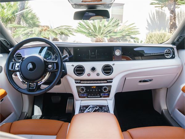 2023 Rolls-Royce Ghost Silver Badge in Arctic White - interior photo 17