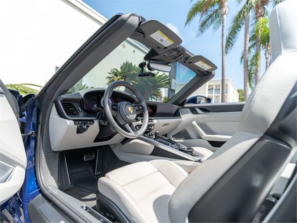 2023 Porsche 911 Turbo in Gentian Blue Metallic - interior photo 18