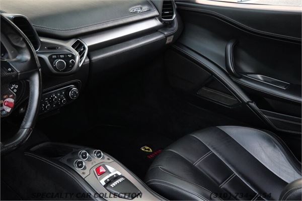 2011 Ferrari 458 Italia Coupe in Bianco Avoria - interior photo 19