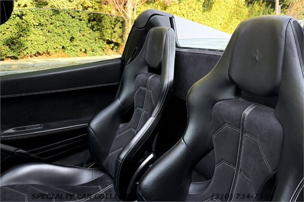 2014 Ferrari 458 Italia Spider in Bianco Avus - interior photo 20
