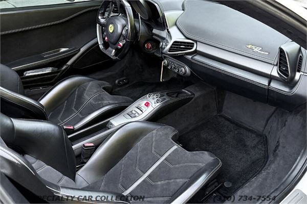 2014 Ferrari 458 Italia Spider in Bianco Avus - interior photo 21