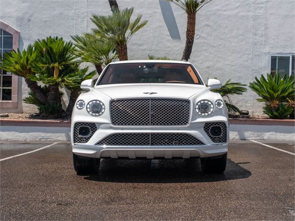 2022 Bentley Bentayga V8 in Glacier White - exterior photo 8