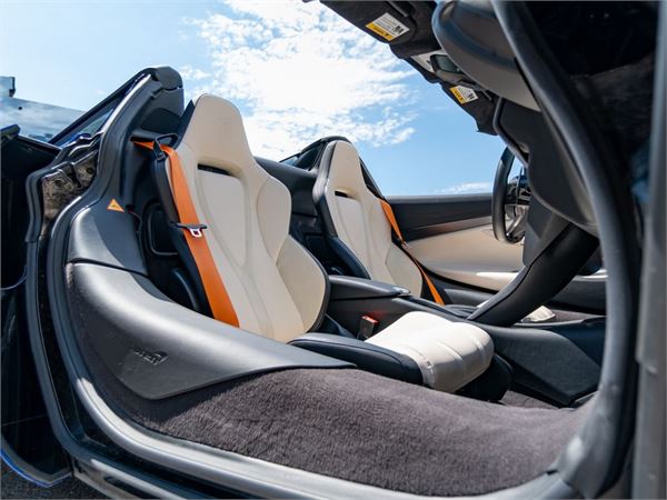 2025 McLaren 750S in Aurora Blue - interior photo 20