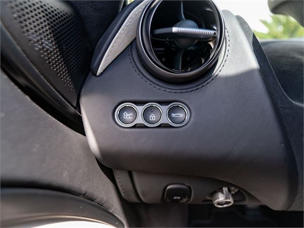 2025 McLaren 750S in Aurora Blue - interior photo 23