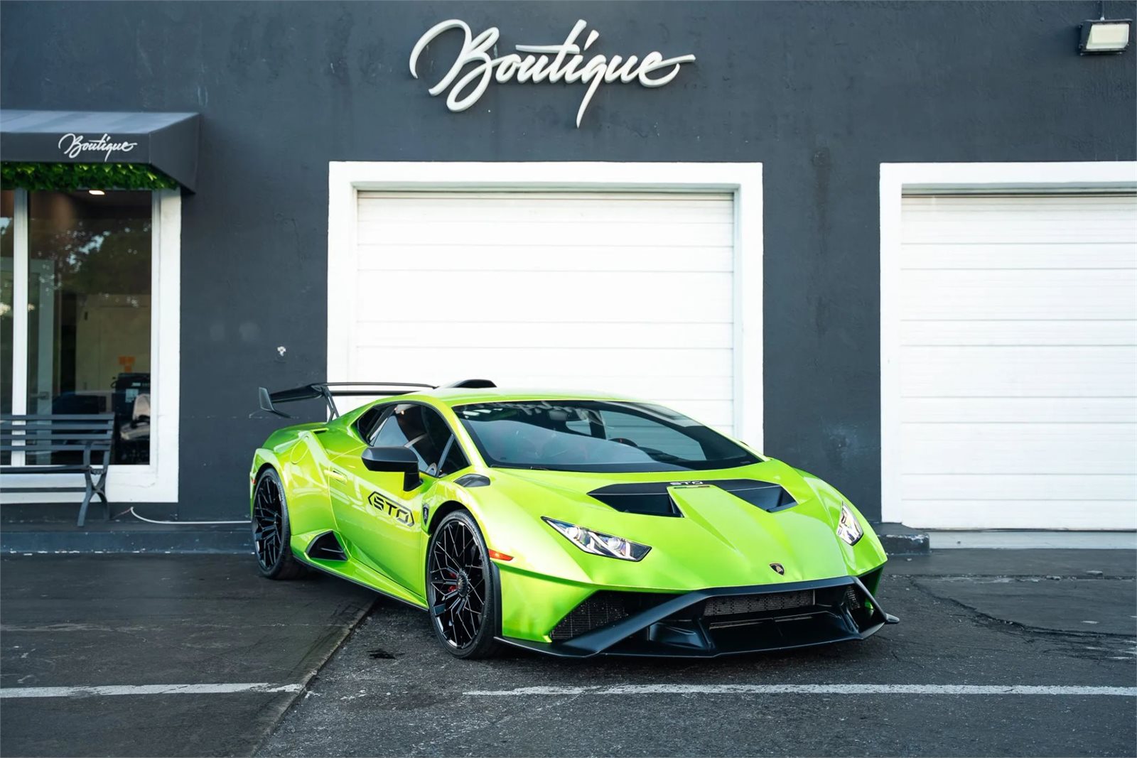 2023 Lamborghini Huracan STO in Verde Citrea - exterior photo 1