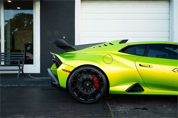 2023 Lamborghini Huracan STO in Verde Citrea - exterior photo 8