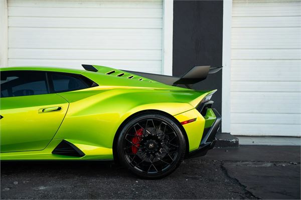 2023 Lamborghini Huracan STO in Verde Citrea - exterior photo 12
