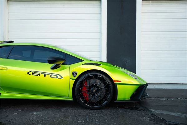 2023 Lamborghini Huracan STO in Verde Citrea - exterior photo 9