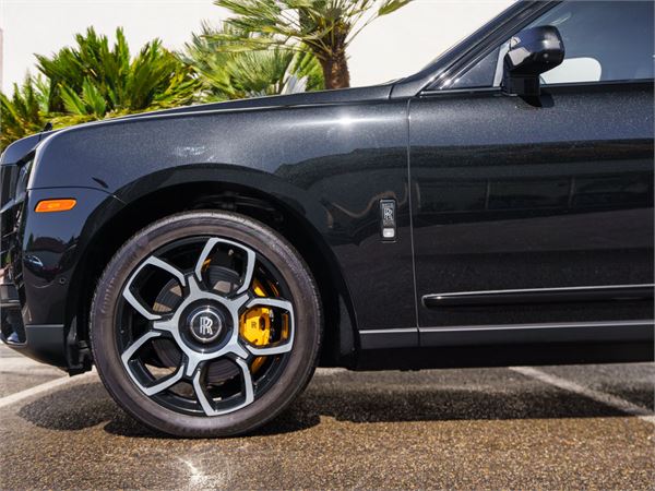 2023 Rolls-Royce Cullinan Black Badge in Black Diamond - exterior photo 7
