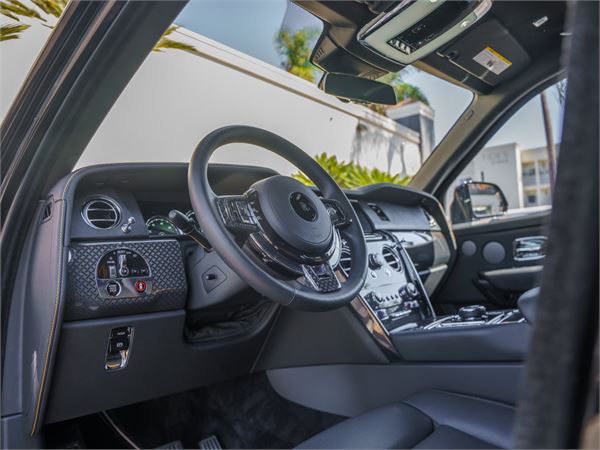 2023 Rolls-Royce Cullinan Black Badge in Black Diamond - interior photo 17
