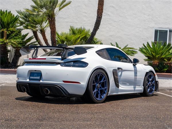 2025 Porsche 718 Cayman GT4 RS Weissach in White - exterior photo 17