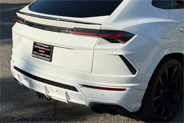 2022 Lamborghini Urus in Bianco Monocerus - exterior photo 10