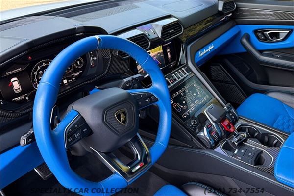 2022 Lamborghini Urus in Bianco Monocerus - interior photo 15