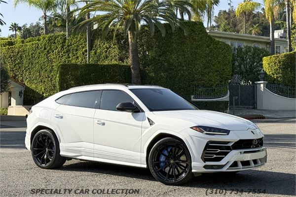 2022 Lamborghini Urus in Bianco Monocerus - exterior photo 3