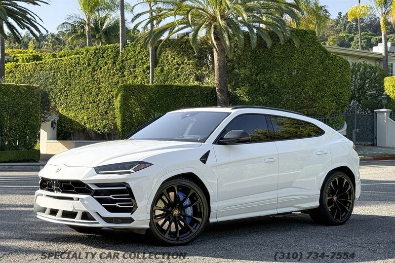 2022 Lamborghini Urus in Bianco Monocerus - exterior photo 1