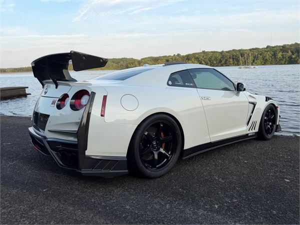 2021 Nissan GTR in Pearl White - exterior photo 11