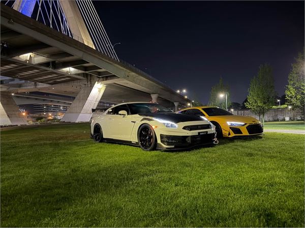2021 Nissan GTR in Pearl White - exterior photo 6