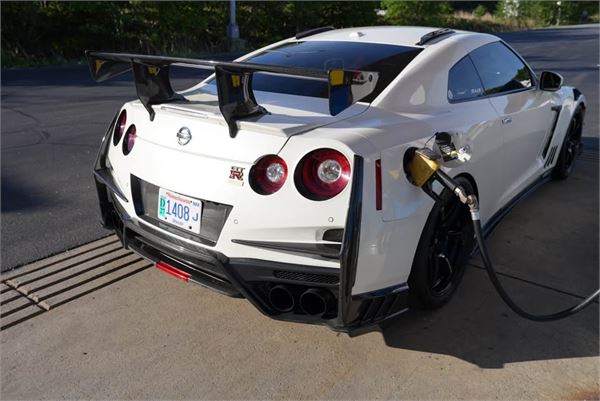 2021 Nissan GTR in Pearl White - exterior photo 7