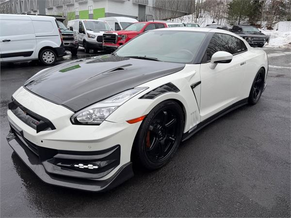 2021 Nissan GTR in Pearl White - exterior photo 2