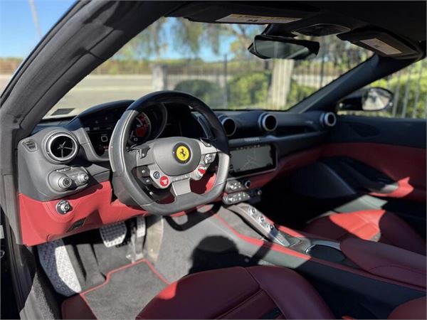 2019 Ferrari Portofino in Nero - interior photo 8