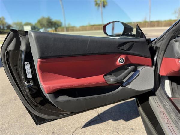 2019 Ferrari Portofino in Nero - interior photo 9