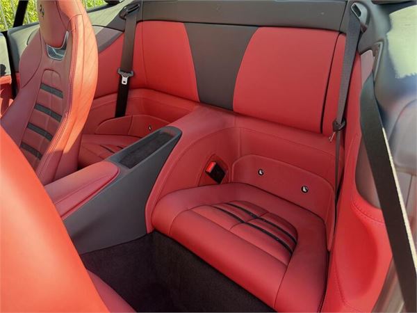 2019 Ferrari Portofino in Nero - interior photo 15