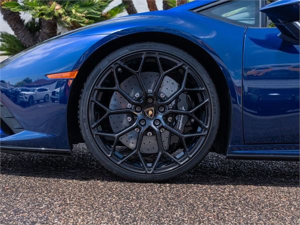 2023 Lamborghini Huracan EVO in Blu Astraeus Metallic - exterior photo 7