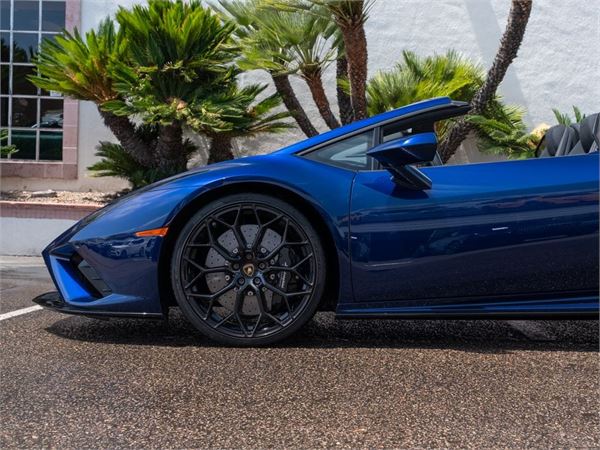 2023 Lamborghini Huracan EVO in Blu Astraeus Metallic - exterior photo 9