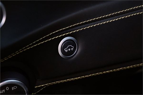 2017 Ferrari 488 GTB in Bianco Avus - interior photo 20