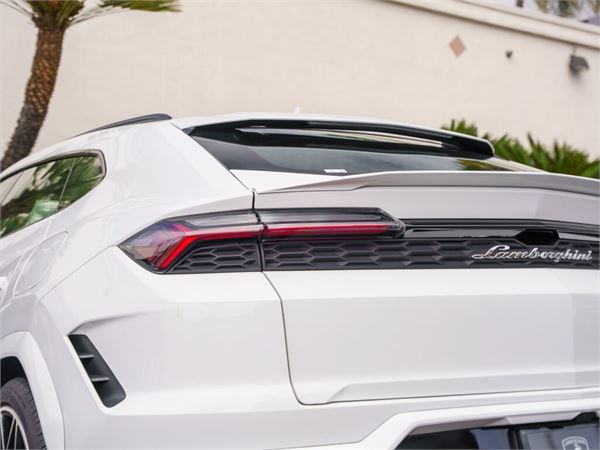 2025 Lamborghini Urus SE in Bianco Monocerus Metallic - exterior photo 8