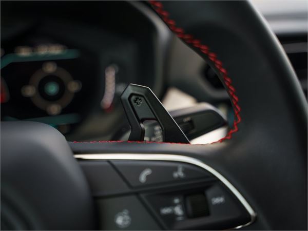 2025 Lamborghini Urus SE in Bianco Monocerus Metallic - interior photo 23