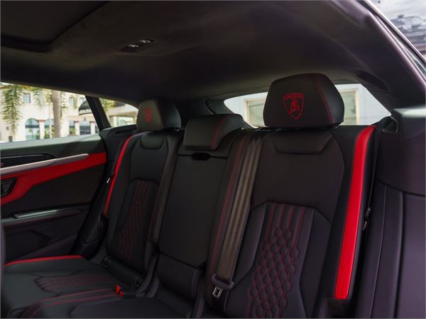 2025 Lamborghini Urus SE in Bianco Monocerus Metallic - interior photo 16